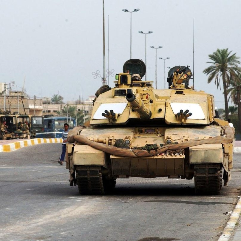 Танк Челленджер 2 в Ираке в 2003