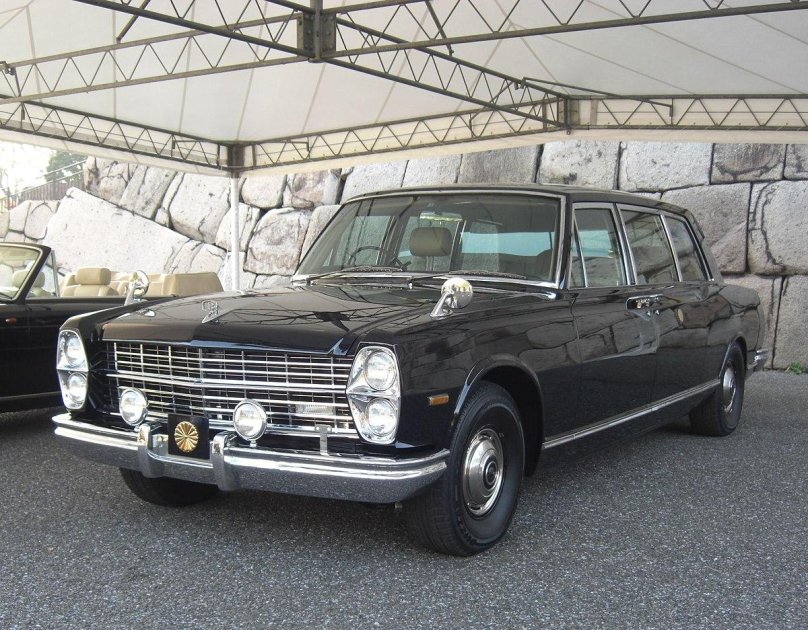 Nissan Royal