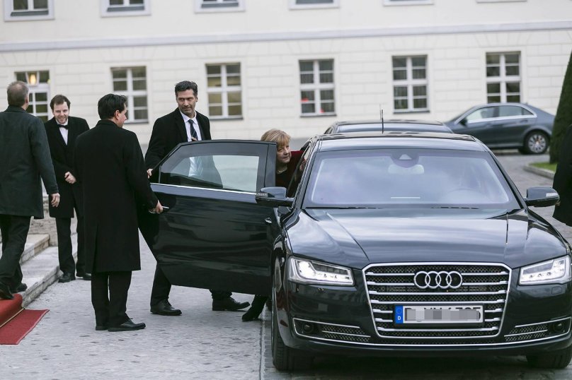 Audi a8 ангелы Меркель