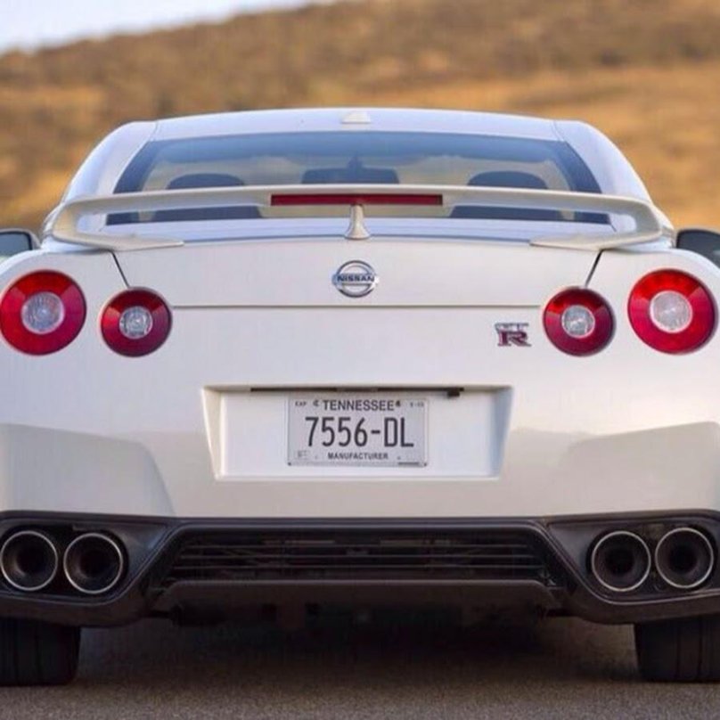 Nissan GTR 35 сзади