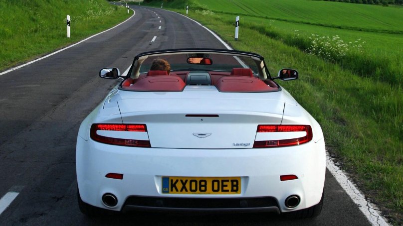 Aston Martin v8 Vantage 2008
