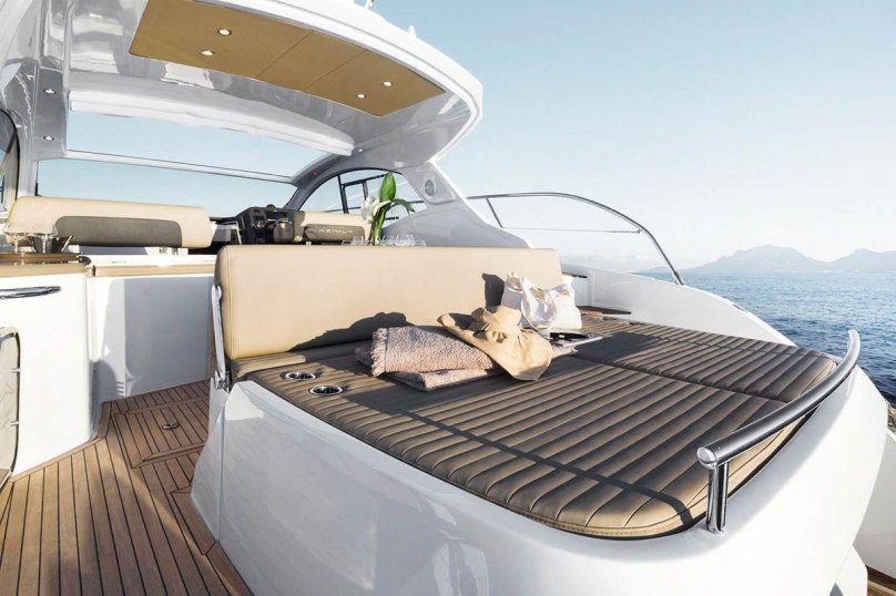 Azimut 43 яхта