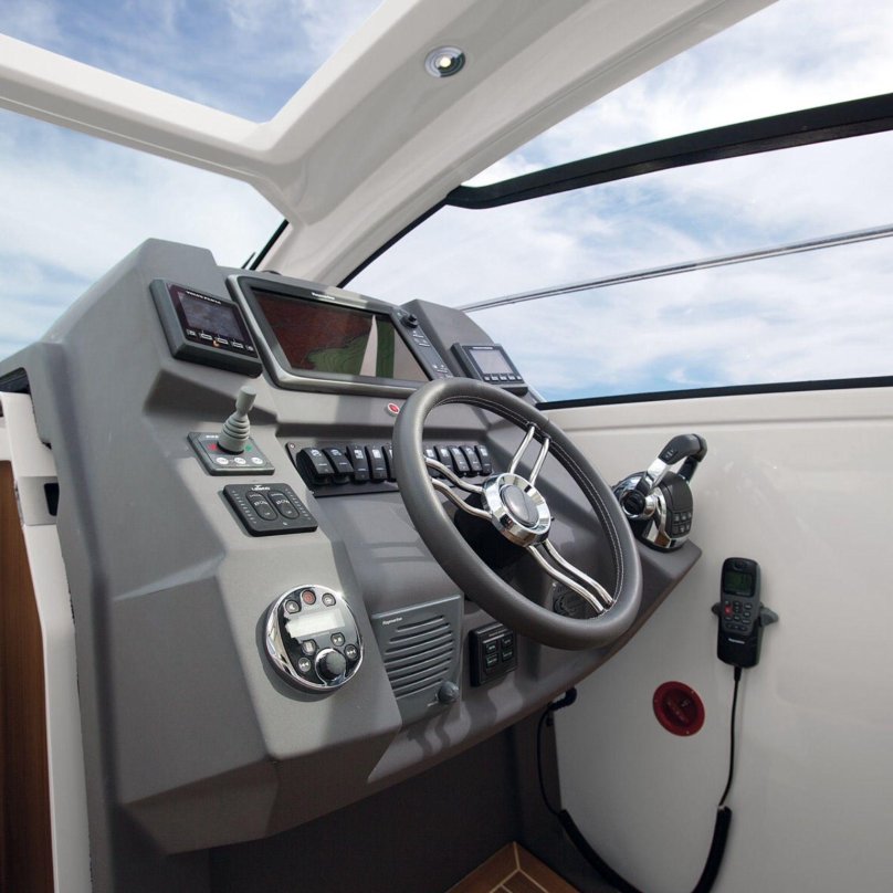 Катер Azimut Atlantis