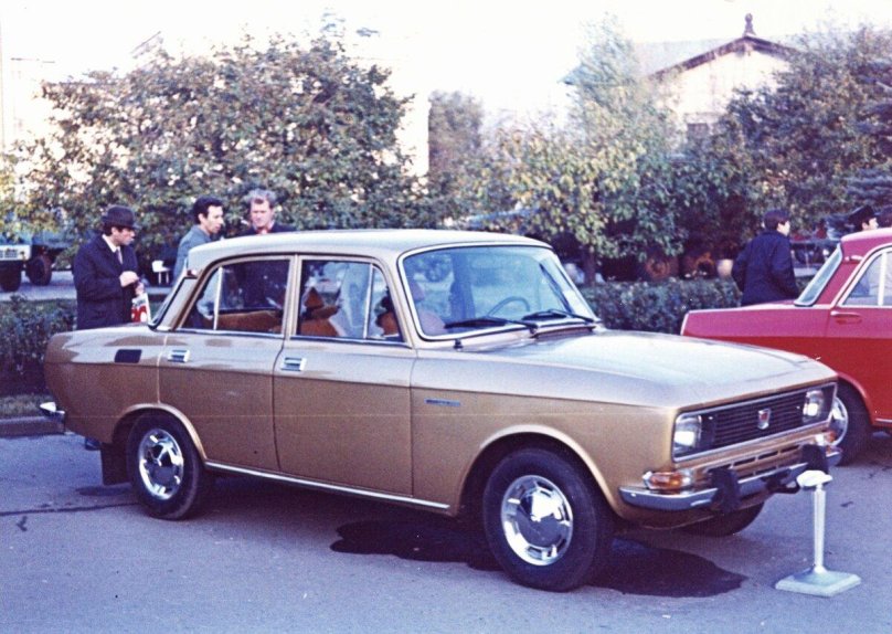 Москвич-2140 легковой