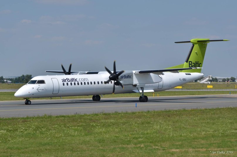 Самолет Bombardier Dash 8 q400