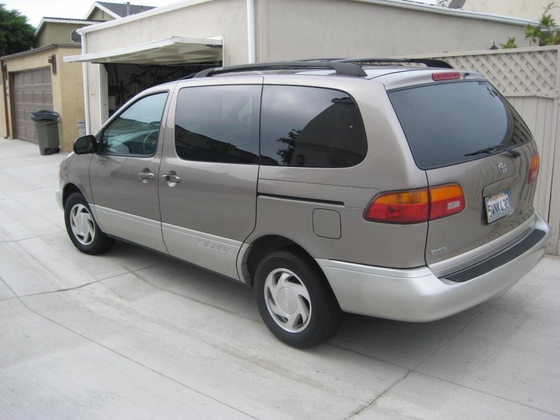 Toyota Sienna 1998