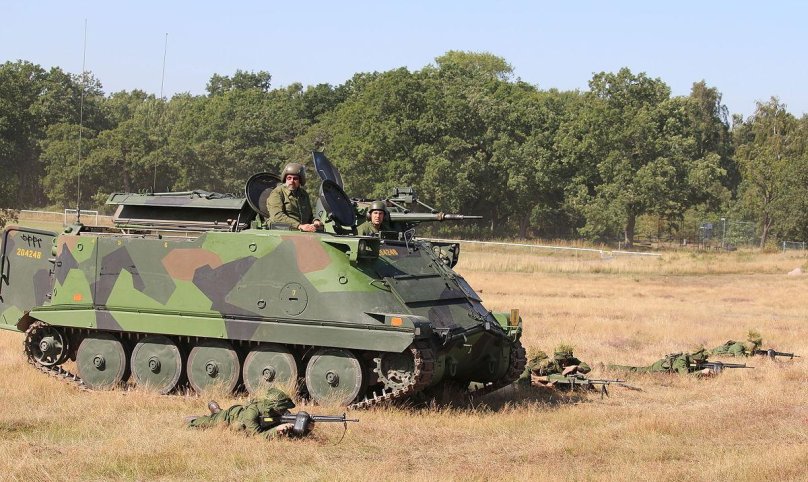 БТР Швеции PBV-302