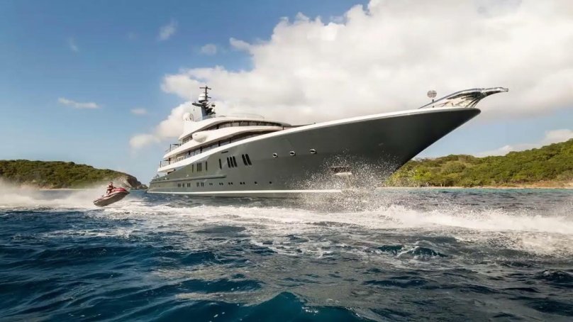 Яхта Феникс