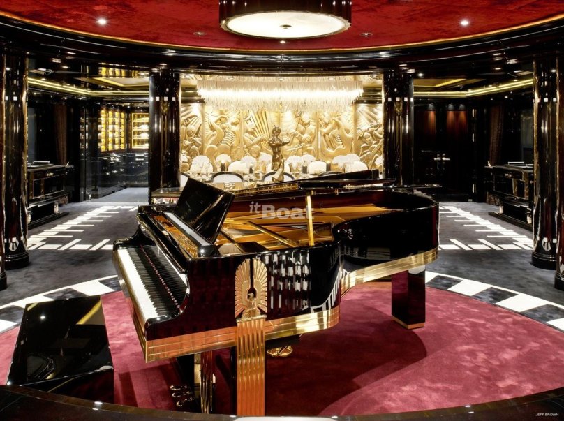 Пианино на яхте