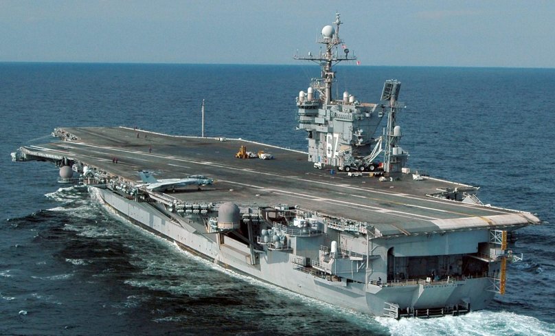 Авианосец Джон Маккейн