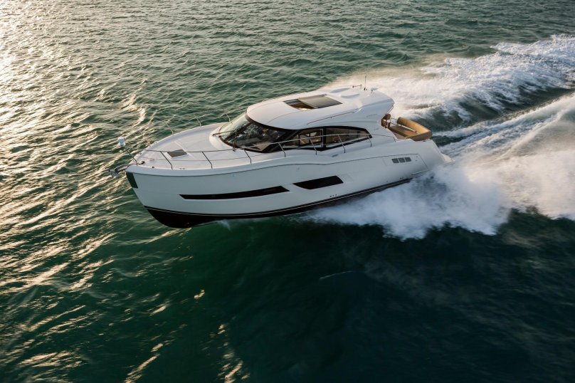 Моторная яхта Carver