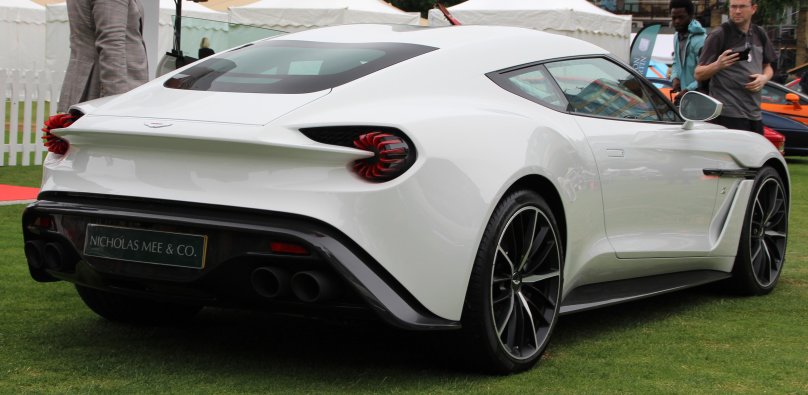 Aston Martin Vanquish 2023