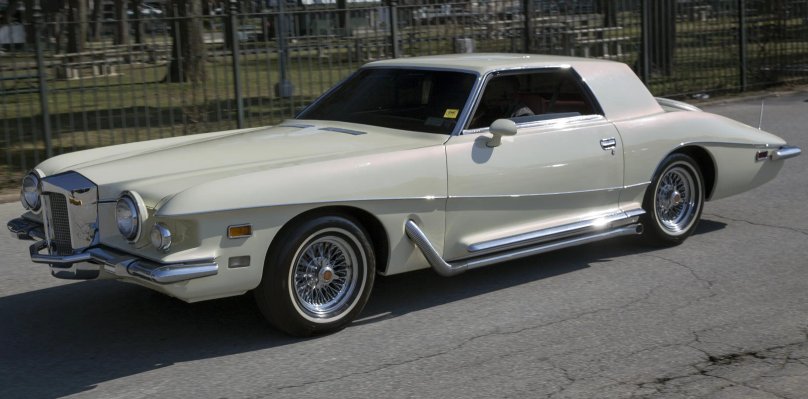 Stutz Blackhawk 1972