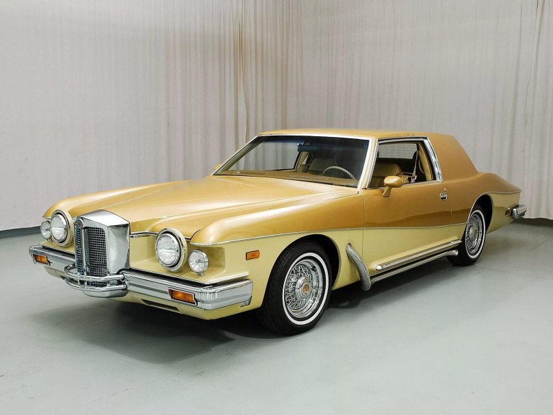 Stutz Blackhawk Coupe.