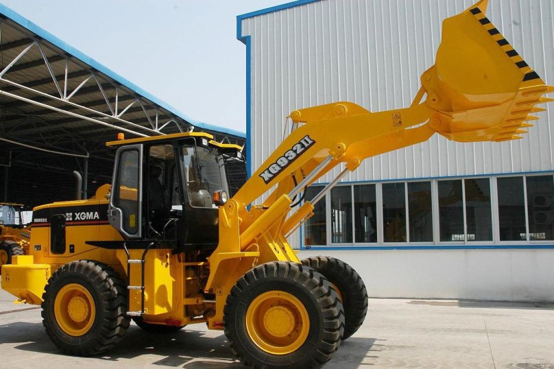 Фронтальный погрузчик XGMA 932