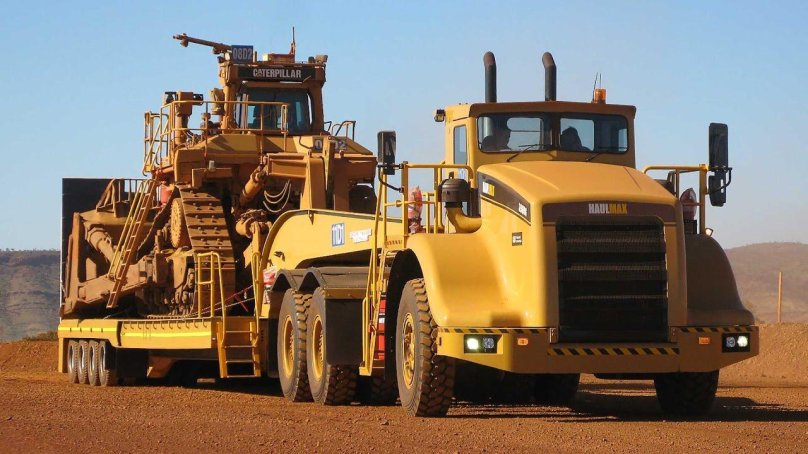 Седельный тягач Катерпиллер