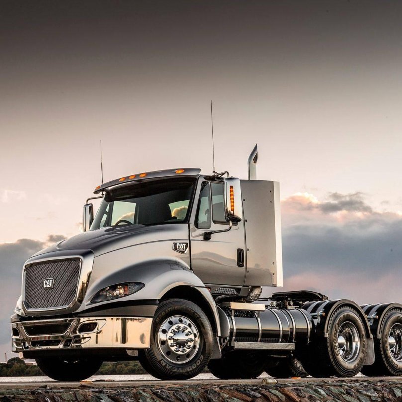 Тягач Caterpillar ct630ls