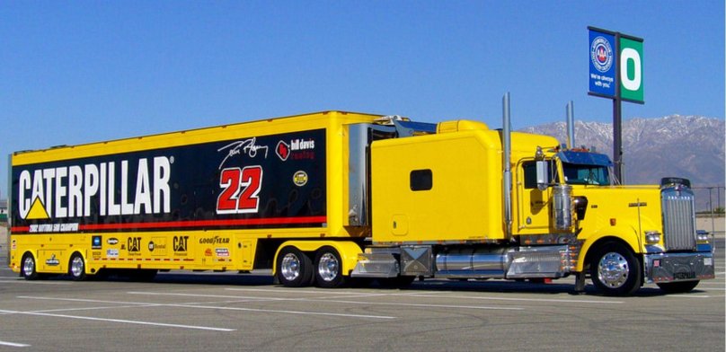 Катерпиллер грузовик тягач