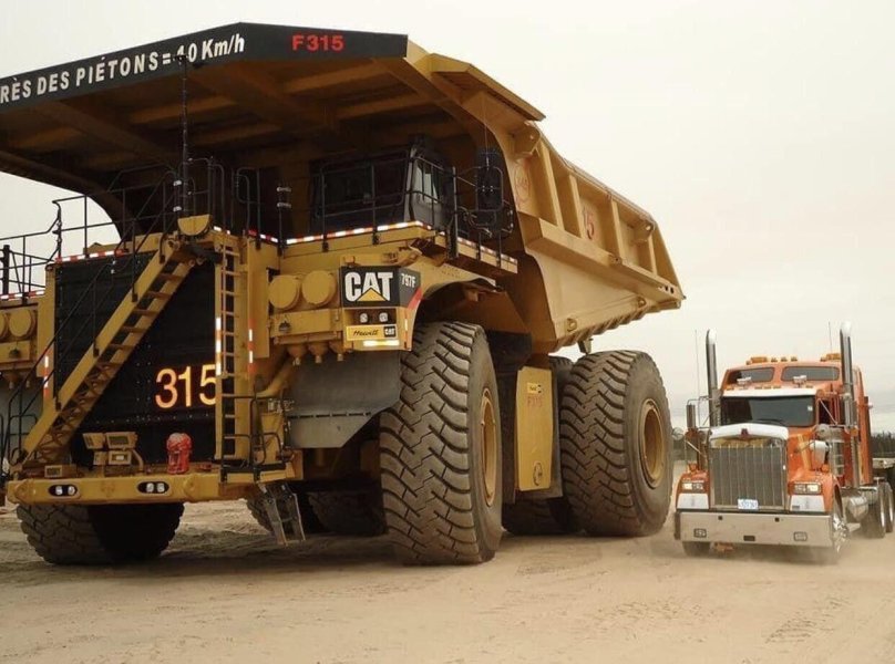 Самосвал Caterpillar 797в