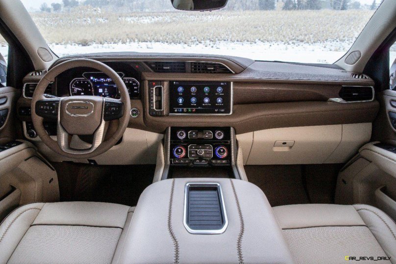 GMC Yukon Denali 2021 салон