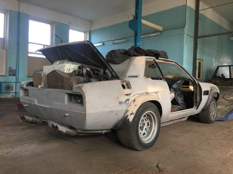 Автомобили de Tomaso Longchamp
