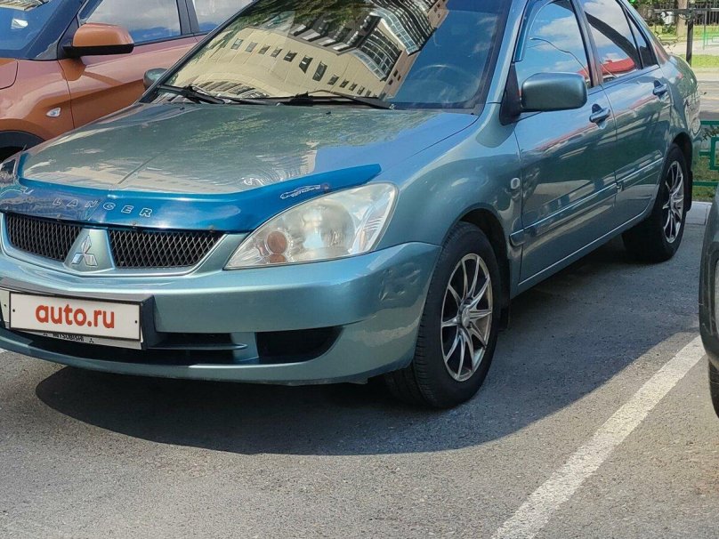 Митсубиси зеленая