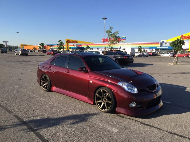 Тойота Веросса черная