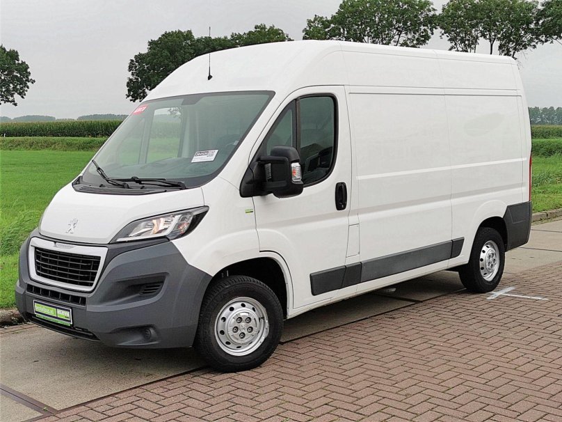Пежо боксер цельнометаллический фургон