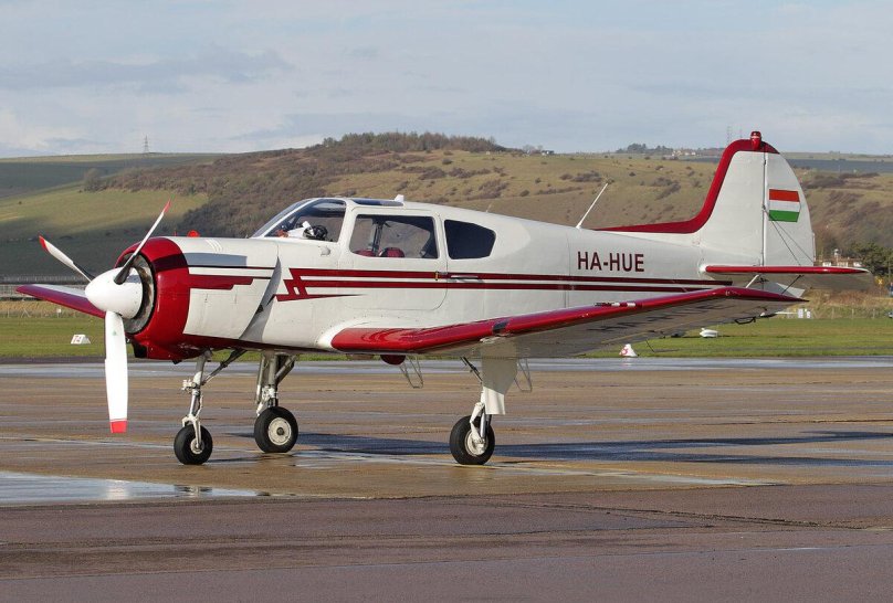 Самолет як 18а