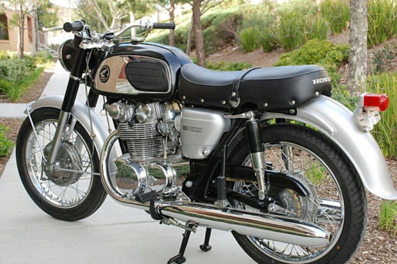 Бомбер Хонда