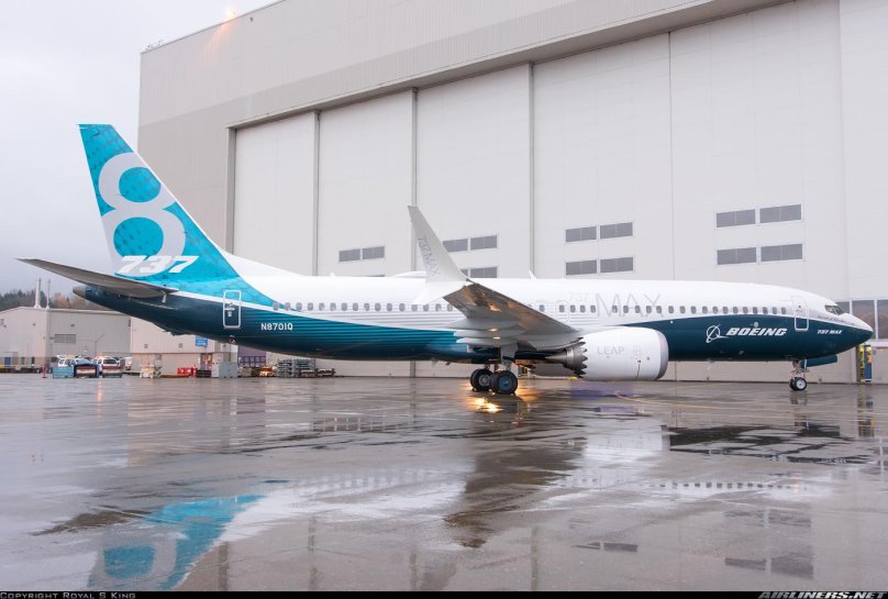 737 Max 8
