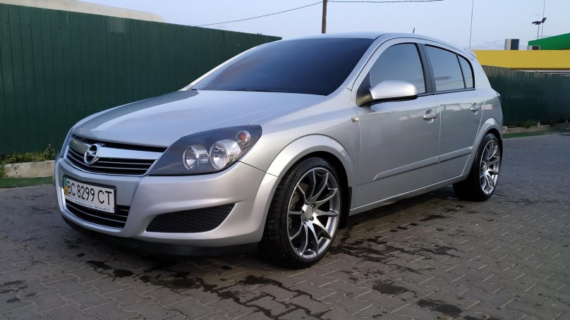 Opel Astra h r18
