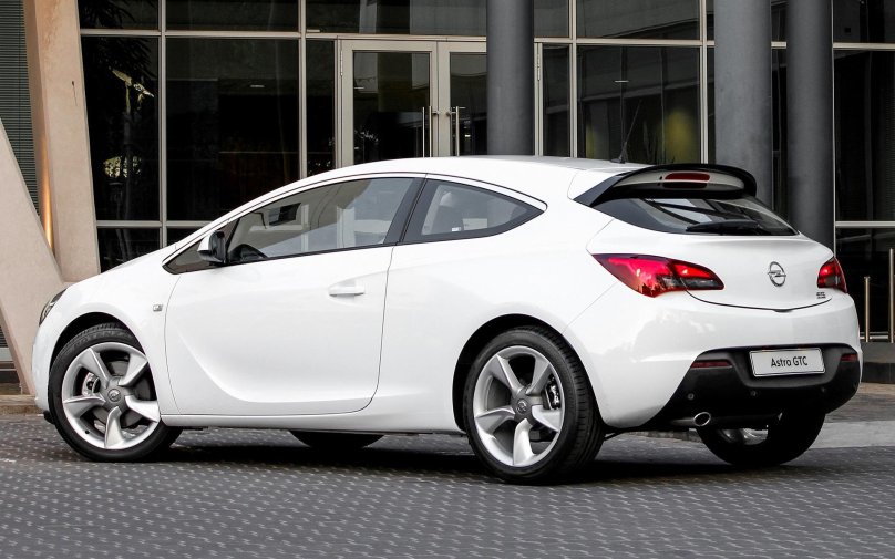 Opel Astra GTC 2013