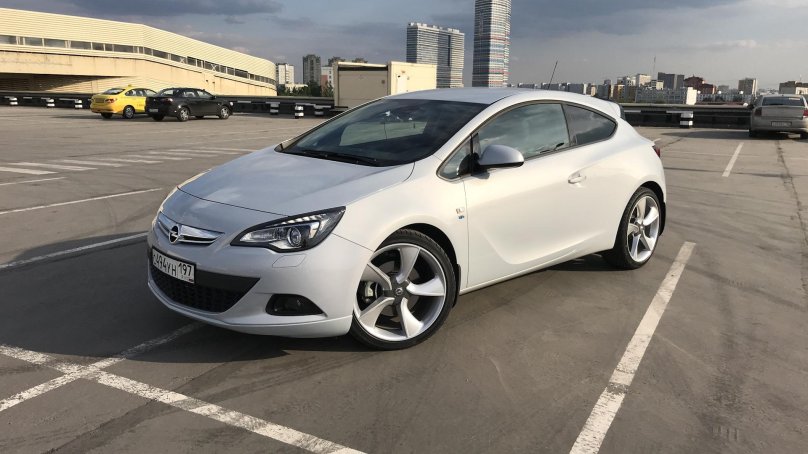 Opel Astra j GTC