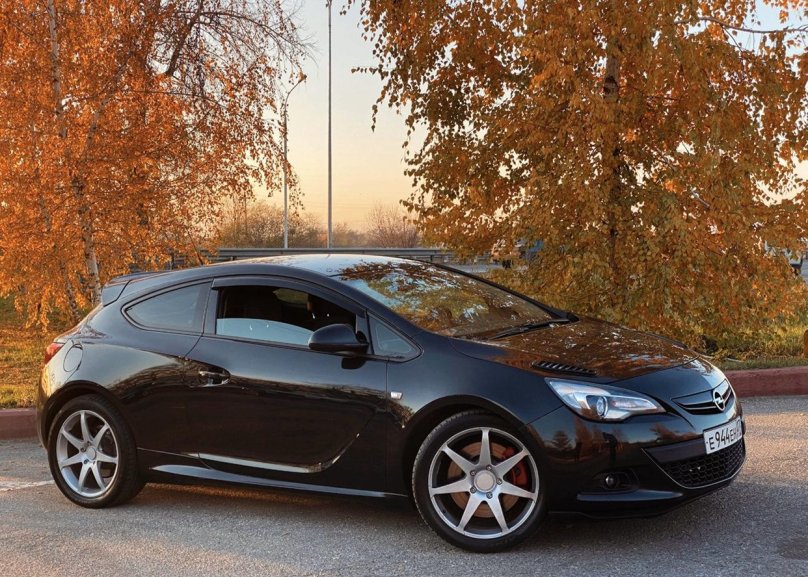 Opel Astra GTC 2013