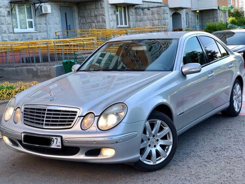 Mercedes Benz e320 w211