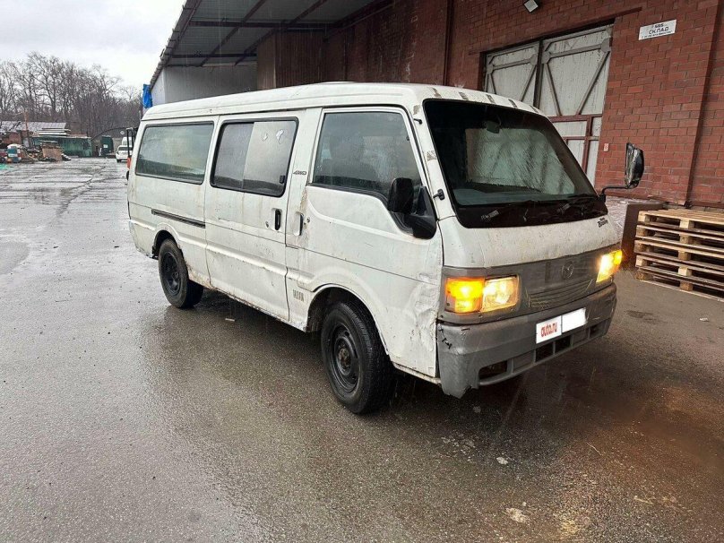 Мицубиси Делика 2002