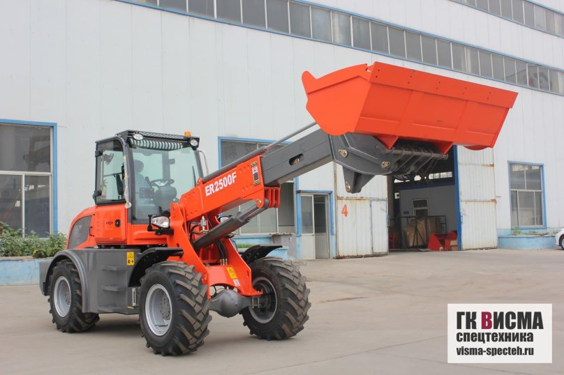 Телескопический погрузчик er-2500