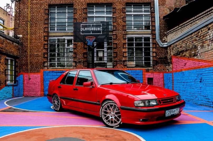 Saab 9000 красный