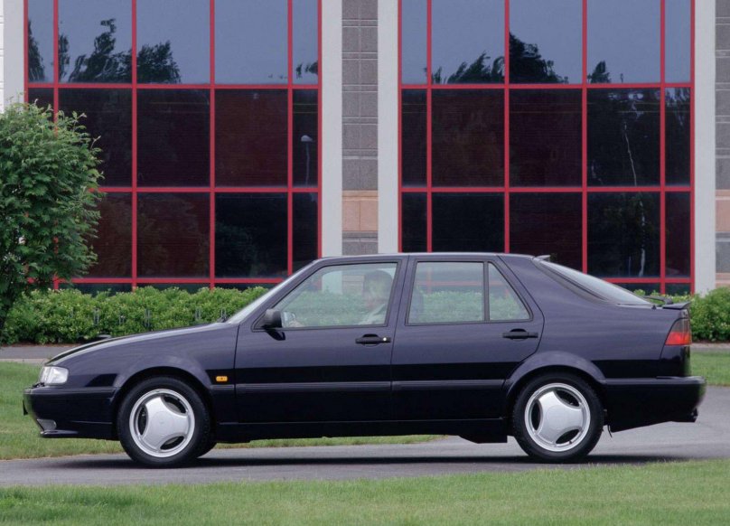 Saab 9000 хэтчбек
