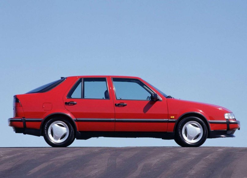 Saab 9000 лифтбек