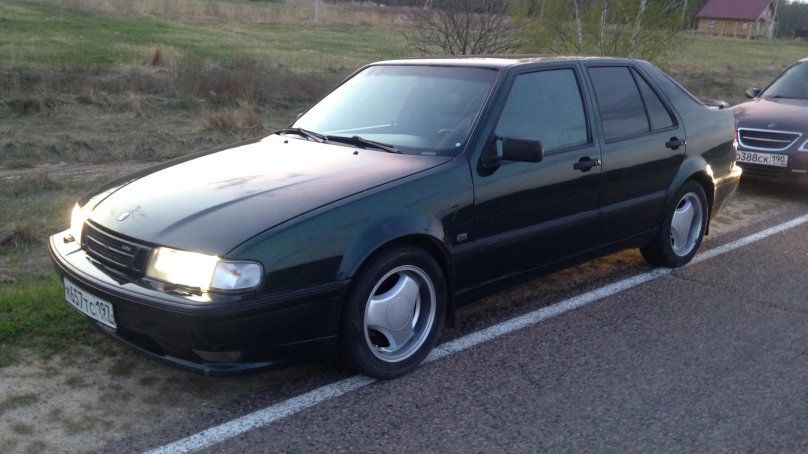 Saab 9000 зеленый