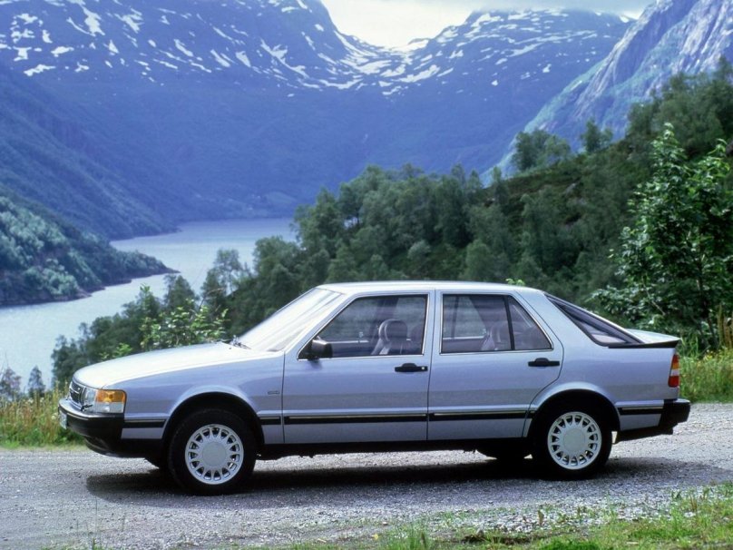 Saab 9000 лифтбек