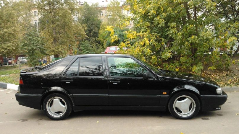 Saab 9000 черный