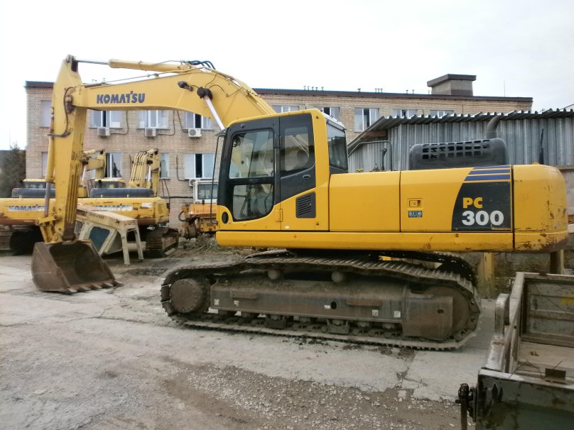 Экскаватор Коматсу pc300