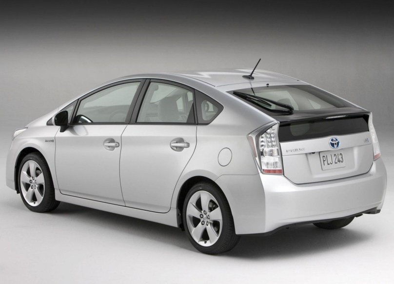 Тойота Приус гибрид
