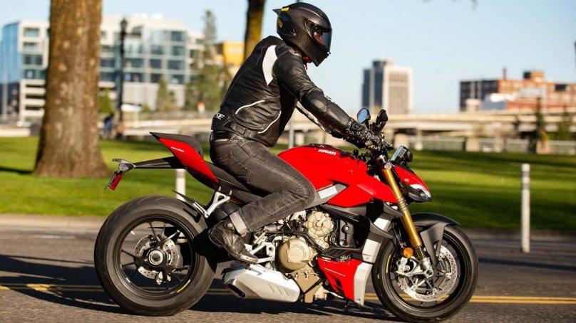 Ducati Streetfighter v4s