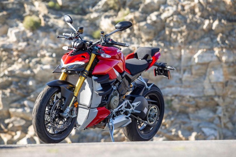 Ducati Streetfighter v4