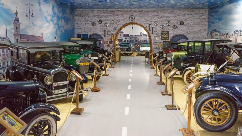 Музей ретро автомобилей Екатеринбург реактивная 81