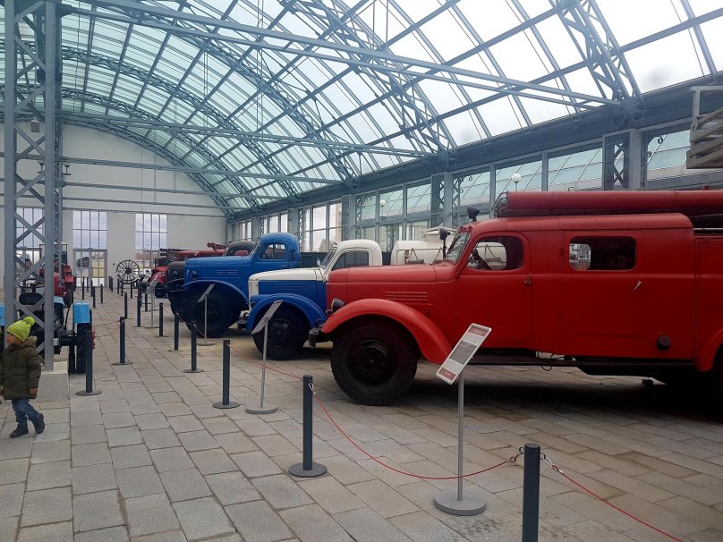 УГМК музей автомобилей фото здание зимой